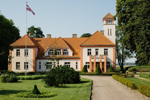 Latvijas Valsts pirmā prezidenta Jāņa Čakstes dzimtas mājas- Auči, muziejus