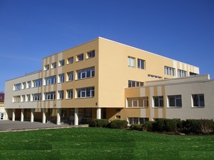 Mālpils novada vidusskola, vidurinė mokykla