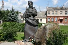 Māte Latgale raud, monument