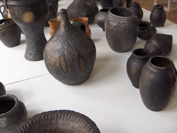 Exhibition Fire and clay in pictures and pots