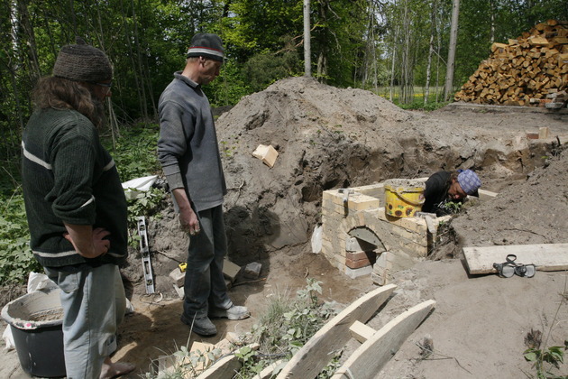 Construction and backing of the first brick-kiln of Aiga Dātava 2009.
