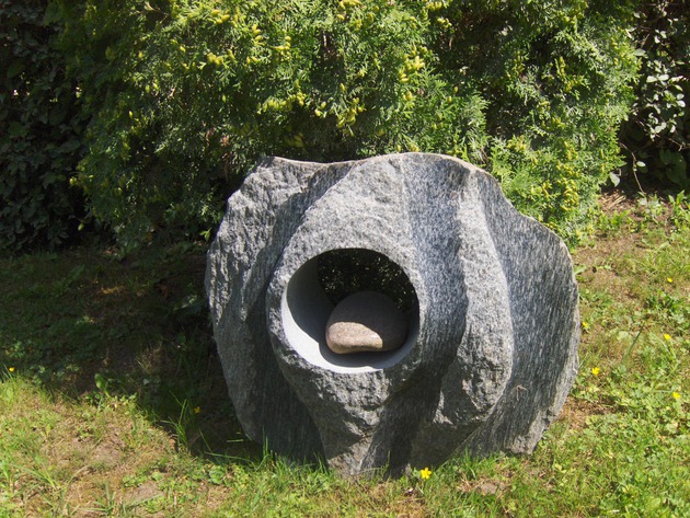 Каменные скульптуры
