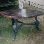 Suolai ir stalai iš akmens