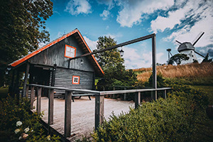 Āraišu vējdzirnavu pirts namiņš, poilsio namai