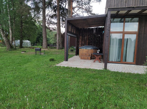 Atpūtas namiņš meža ielokā Lielvārdē, laisvalaikio namai