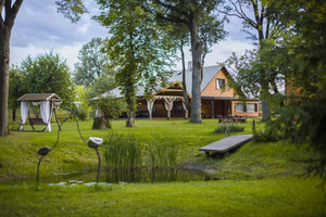 Bāliņi, svečių namai