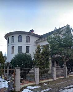 Baltā māja, apartments