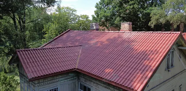 Installation von asbestfreien Schieferdächern