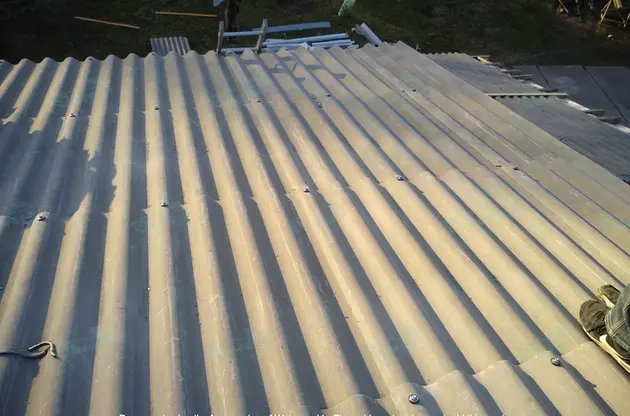 Installation von asbestfreien Schieferdächern