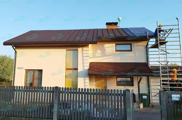 Montage von Rollprofildächern