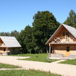 Aštuonviečiai nameliai