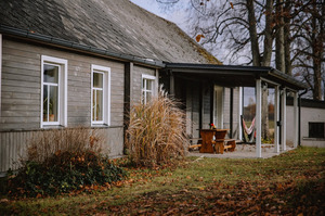 Dzeņi, apžvalgos ūkis