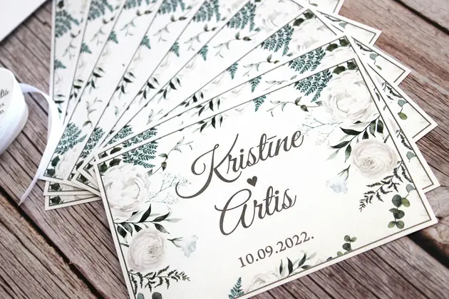 Kāzu pudeles un glāzes