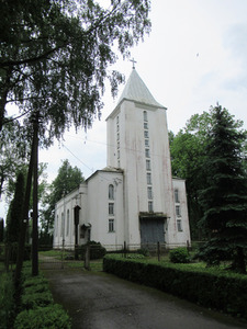 Krustā sistā Jēzus baznīca Smiļģos, bažnyčia