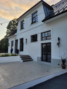 Meņģeles pienotava, dizaino viešbutis