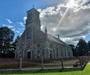 Pieniņu Jēzus sirds Romas katoļu baznīca, bažnyčia