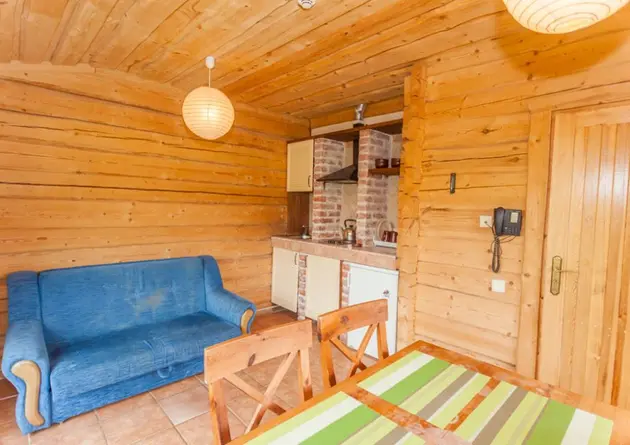 keturviečiai nameliai