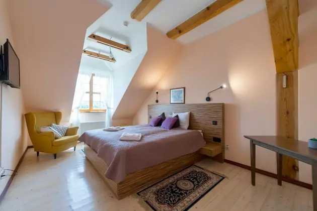 Dviviečiai kambariai