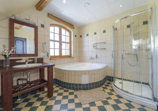 Keturviečiai kambariai