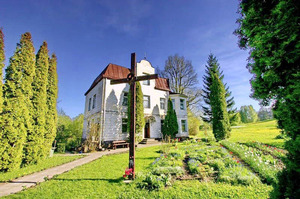 Raunas katoļu baznīca, Kirche