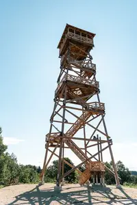 Salmeja ezera taka un skatu tornis, stebėjimo bokštas