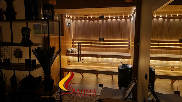 Stiklo siena pirtyje, Tylo pirties krosnis, pirties pagalvės, pirties reikmenys, pirties siena iš stiklo, pirties durys, pirties šviestuvai lubose