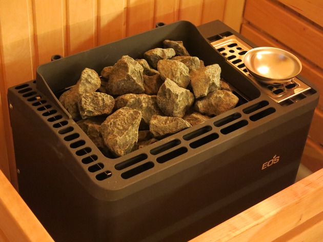 Elektrinė pirties krosnelė EOS - krosnelė su įmontuotu garo generatoriumi. Pirtis su dideliu drėgnumu, garo generatorius, šlapia pirtis, rusiška pirtis.