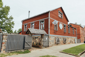 Trīs draugi, kavinė ir poilsio klubas