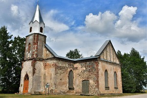 Unguru (Medņu) evanģēliski litersikā baznīca, Kirche