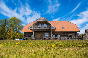 Vālodzes, svečių namai