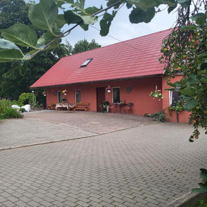 Vēverkalni, svečių namai