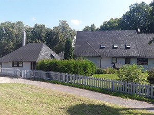 Aleja, Gasthaus