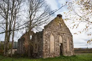 Zviedru baznīcas drupas, Kirche